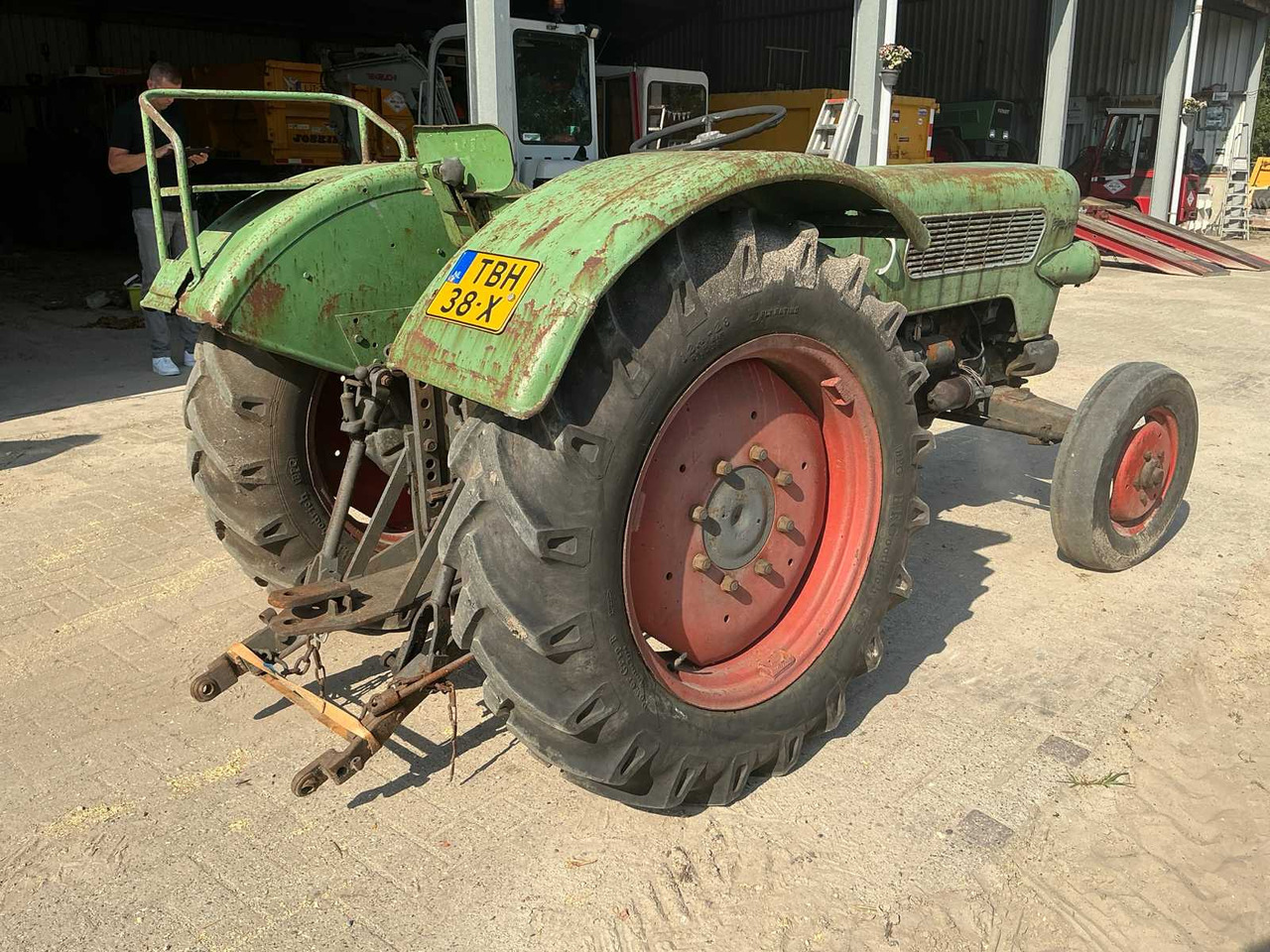 Fendt Farmer 2-FW139/3 - Traktor: 5 kép. Fendt Farmer 2-FW139/3 - Traktor: 5 kép.