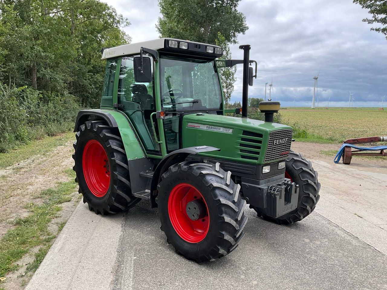 Fendt Farmer 307 Turboshift - Traktor: 4 kép. Fendt Farmer 307 Turboshift - Traktor: 4 kép.