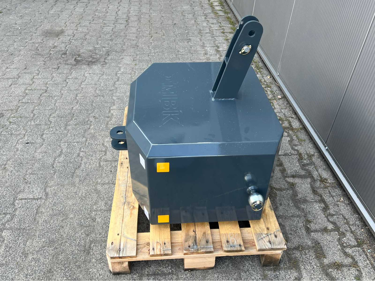 Fendt - Homlokrakodó traktorhoz: 2 kép. Fendt - Homlokrakodó traktorhoz: 2 kép.