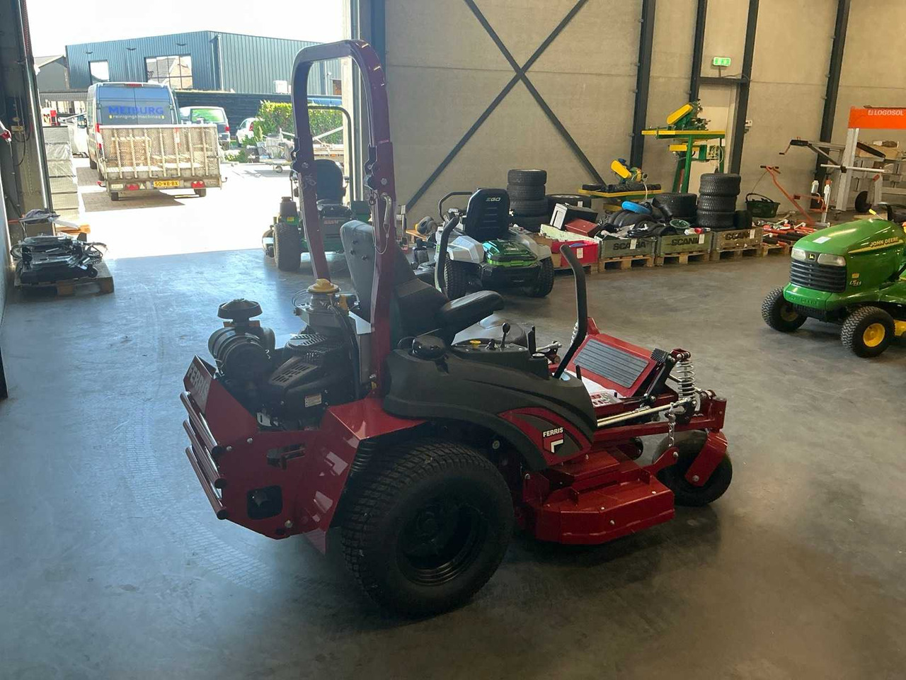 Ferris ISX 2200 - Kerti fűkasza: 4 kép. Ferris ISX 2200 - Kerti fűkasza: 4 kép.