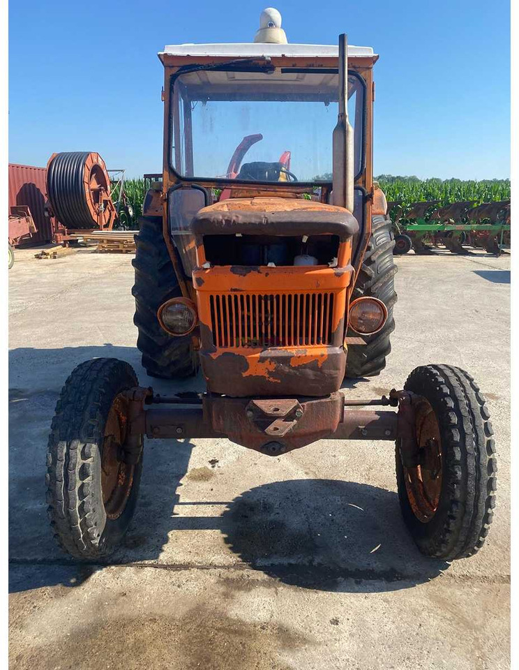 Fiat 750 - Kommunális traktor: 2 kép. Fiat 750 - Kommunális traktor: 2 kép.