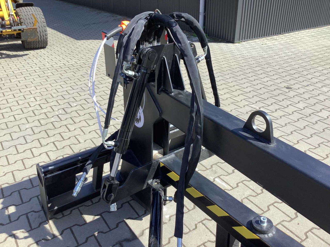Tolólap - Építőipari gépek Field Leveller 2400: 8 kép.