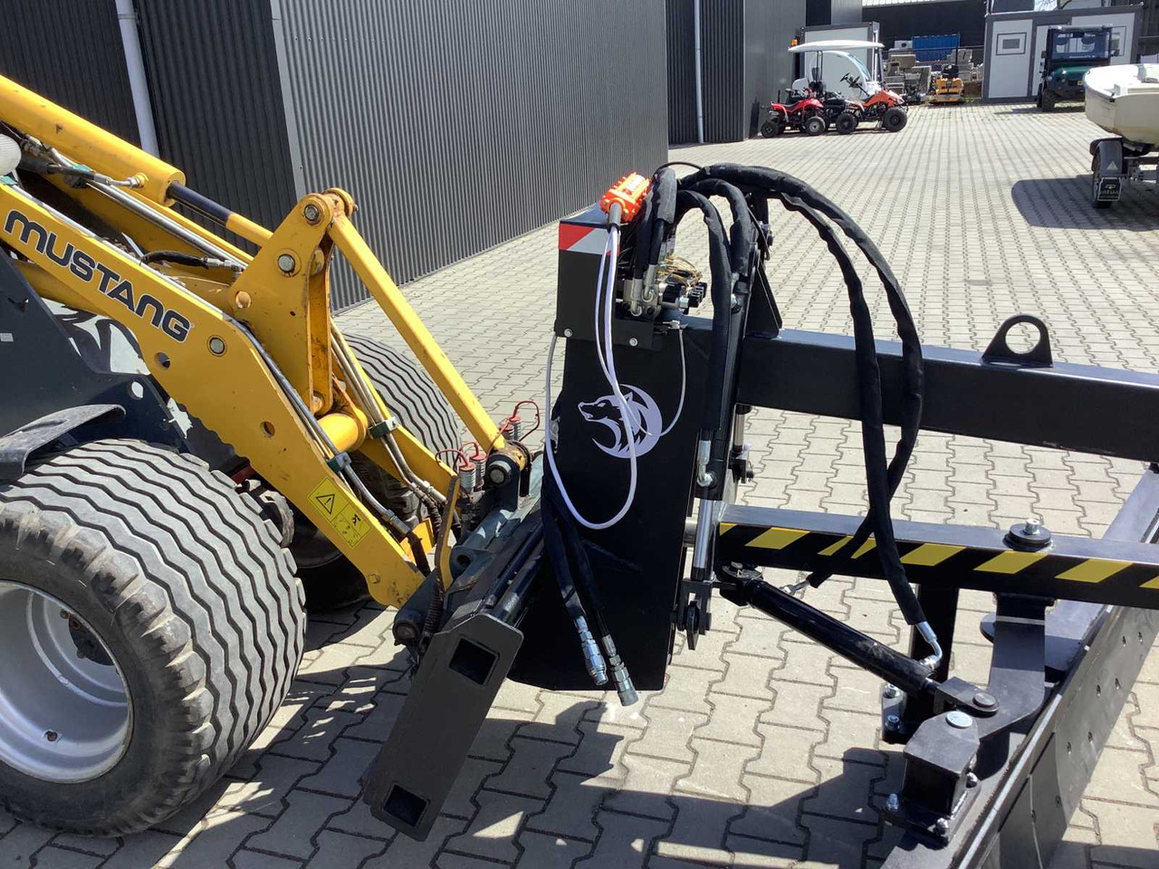 Tolólap - Építőipari gépek Field Leveller 2400: 22 kép.
