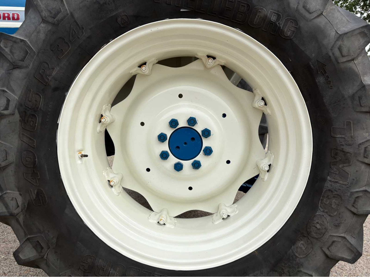 Kistraktor Ford 5000: 40 kép.