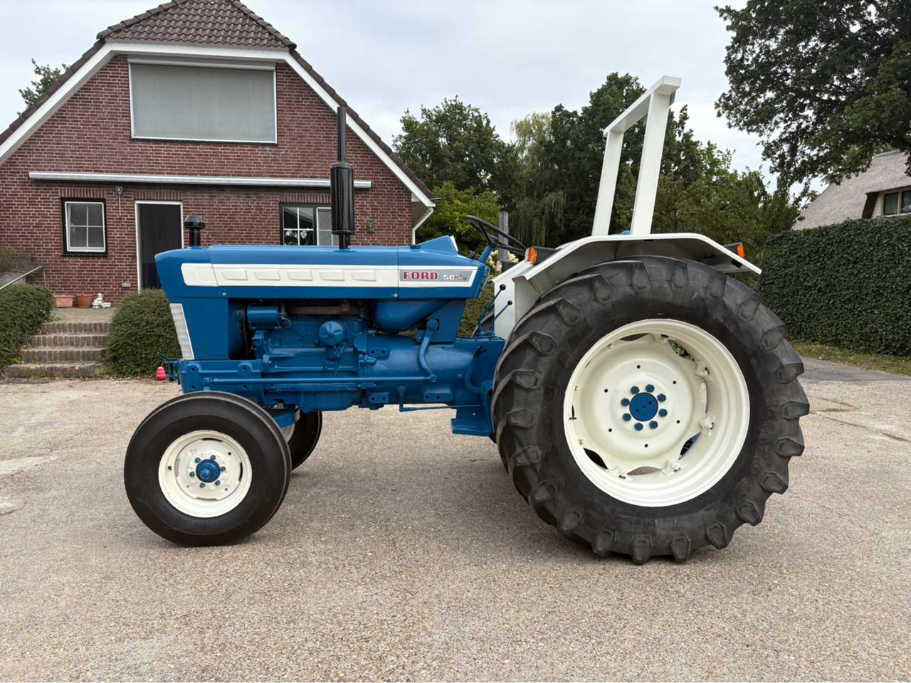 Ford 5000 - Kistraktor: 3 kép. Ford 5000 - Kistraktor: 3 kép.