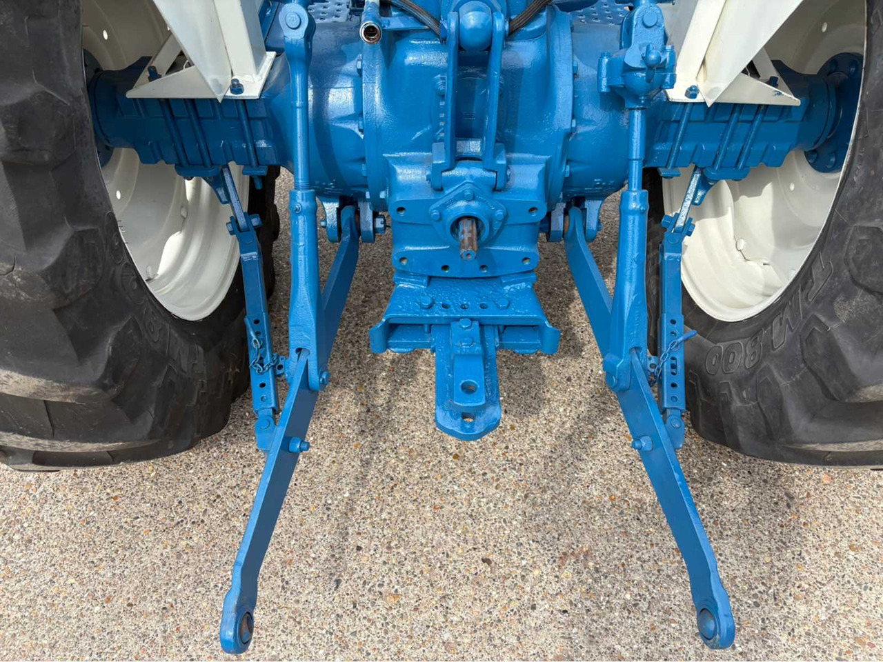 Kistraktor Ford 5000: 42 kép.