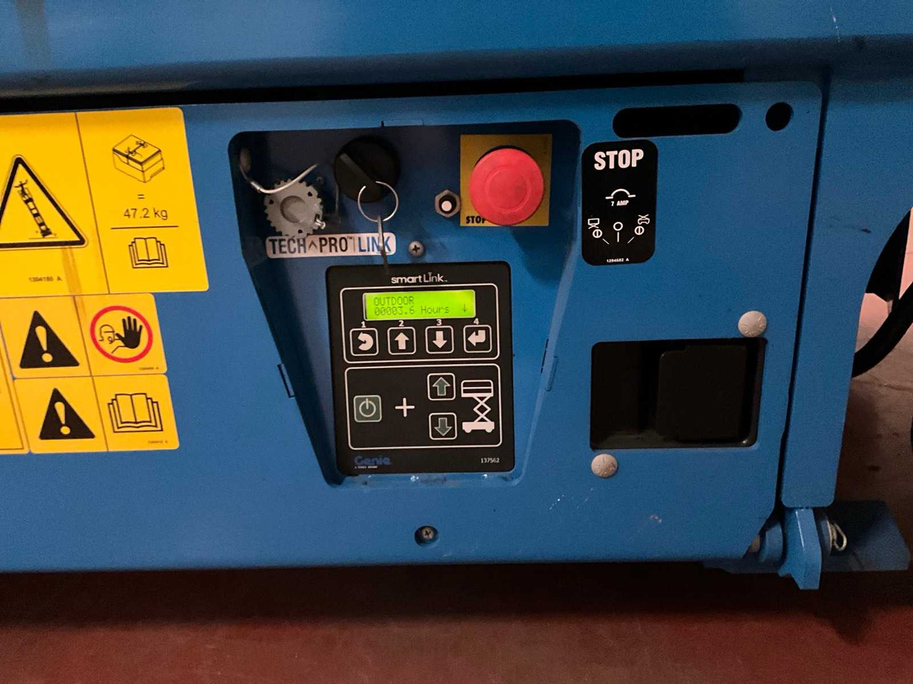 GENIE GD-1432M AERIAL PLATFORM - Emelő: 4 kép. GENIE GD-1432M AERIAL PLATFORM - Emelő: 4 kép.