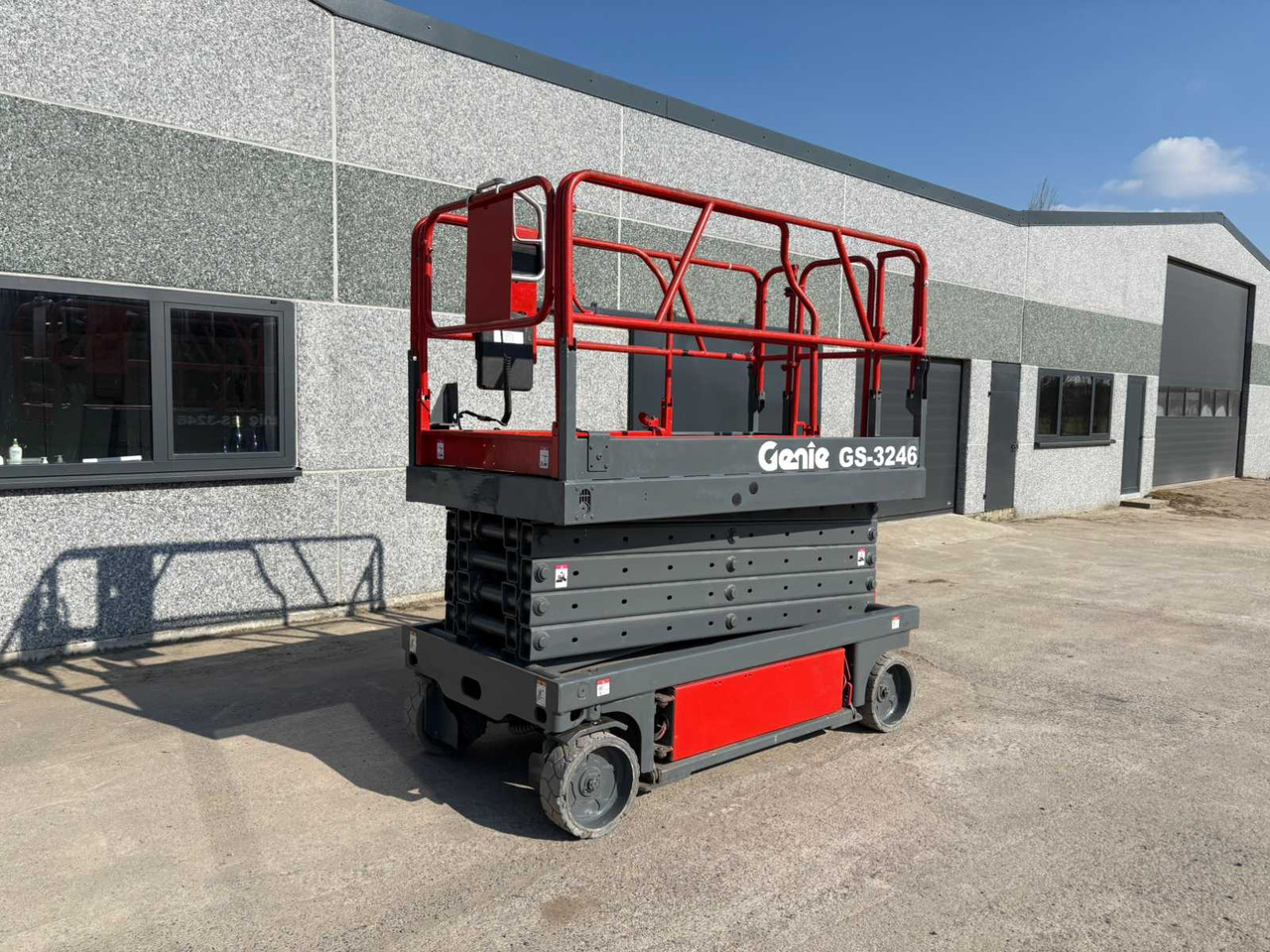 Genie GS-3246 - Emelő: 1 kép. Genie GS-3246 - Emelő: 1 kép.