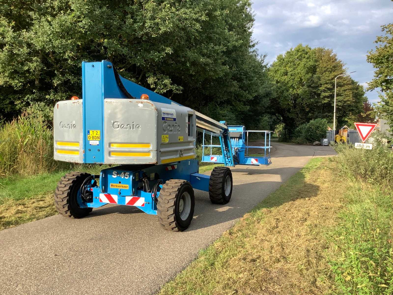 Genie S45 - Emelő: 3 kép. Genie S45 - Emelő: 3 kép.