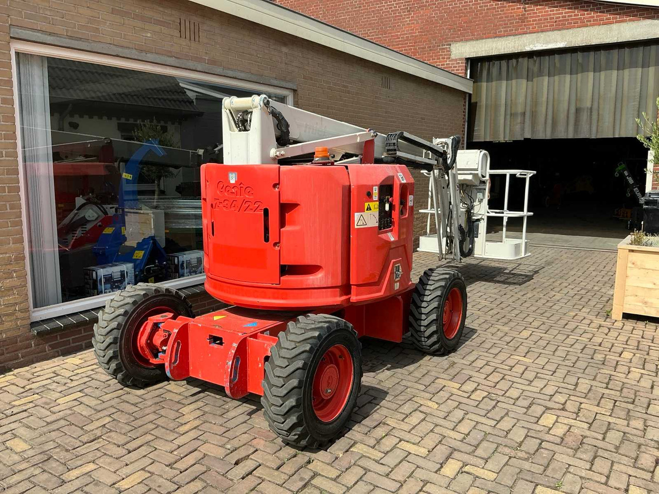 Genie Z-34/22 - Emelő: 1 kép. Genie Z-34/22 - Emelő: 1 kép.