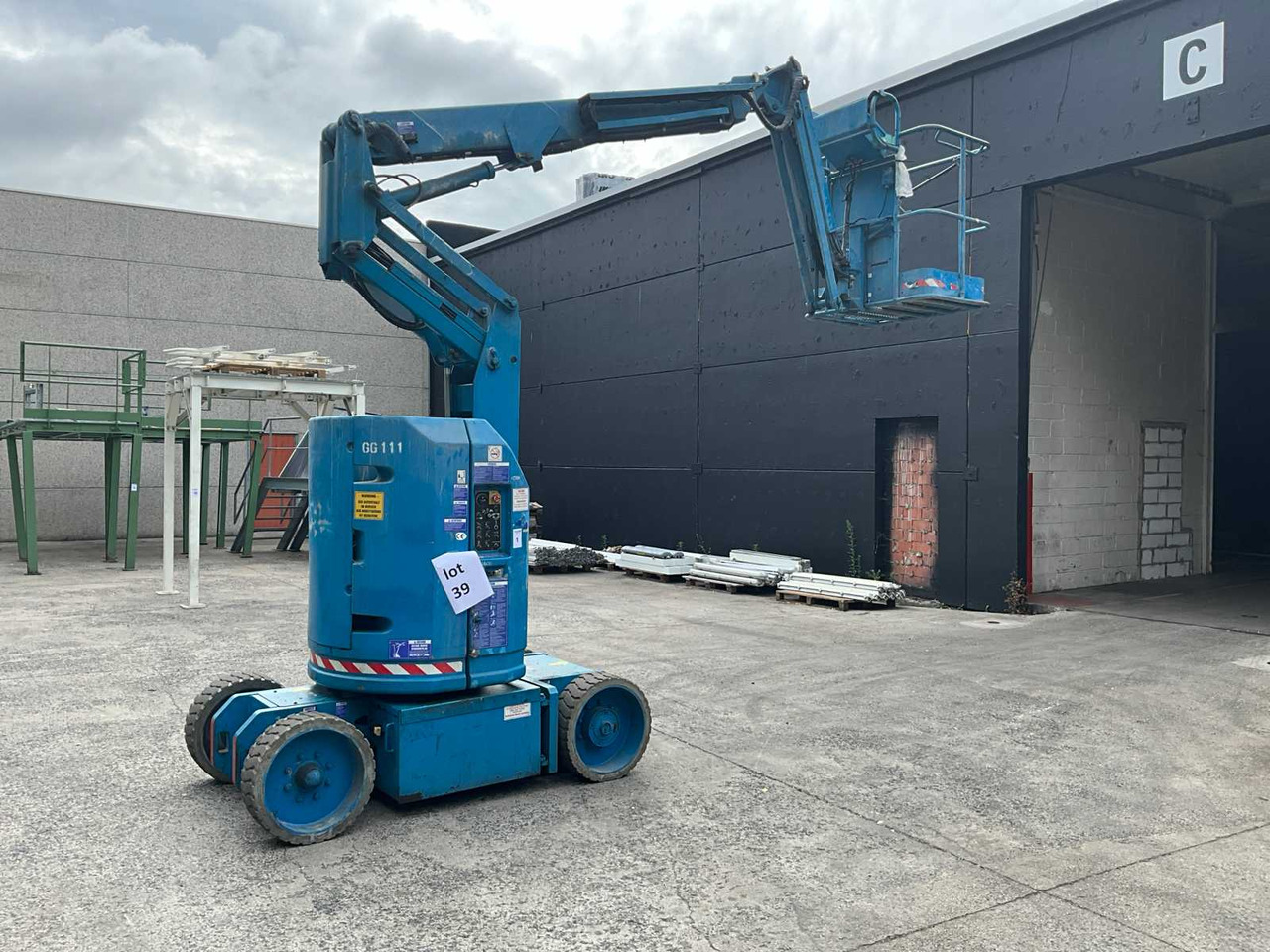 Genie Z30N - Emelő: 3 kép. Genie Z30N - Emelő: 3 kép.