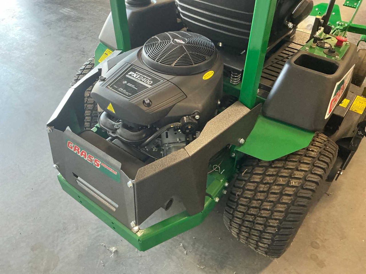 Grassmowers JRZ1 48 - Kerti fűkasza: 5 kép. Grassmowers JRZ1 48 - Kerti fűkasza: 5 kép.