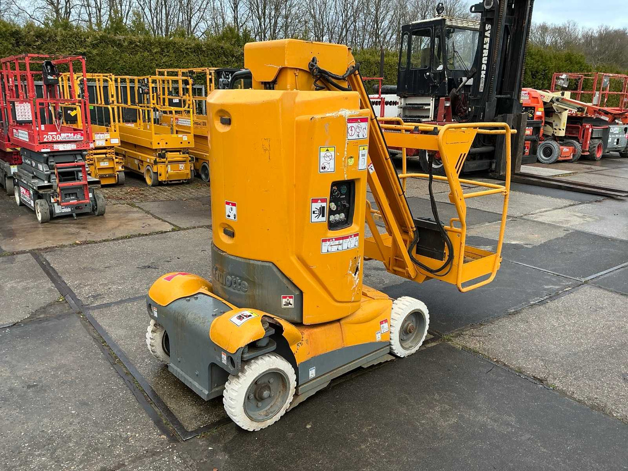 HAULOTTE - STAR 10-1 - AERIAL PLATFORM - 2006 - Emelő: 3 kép. HAULOTTE - STAR 10-1 - AERIAL PLATFORM - 2006 - Emelő: 3 kép.