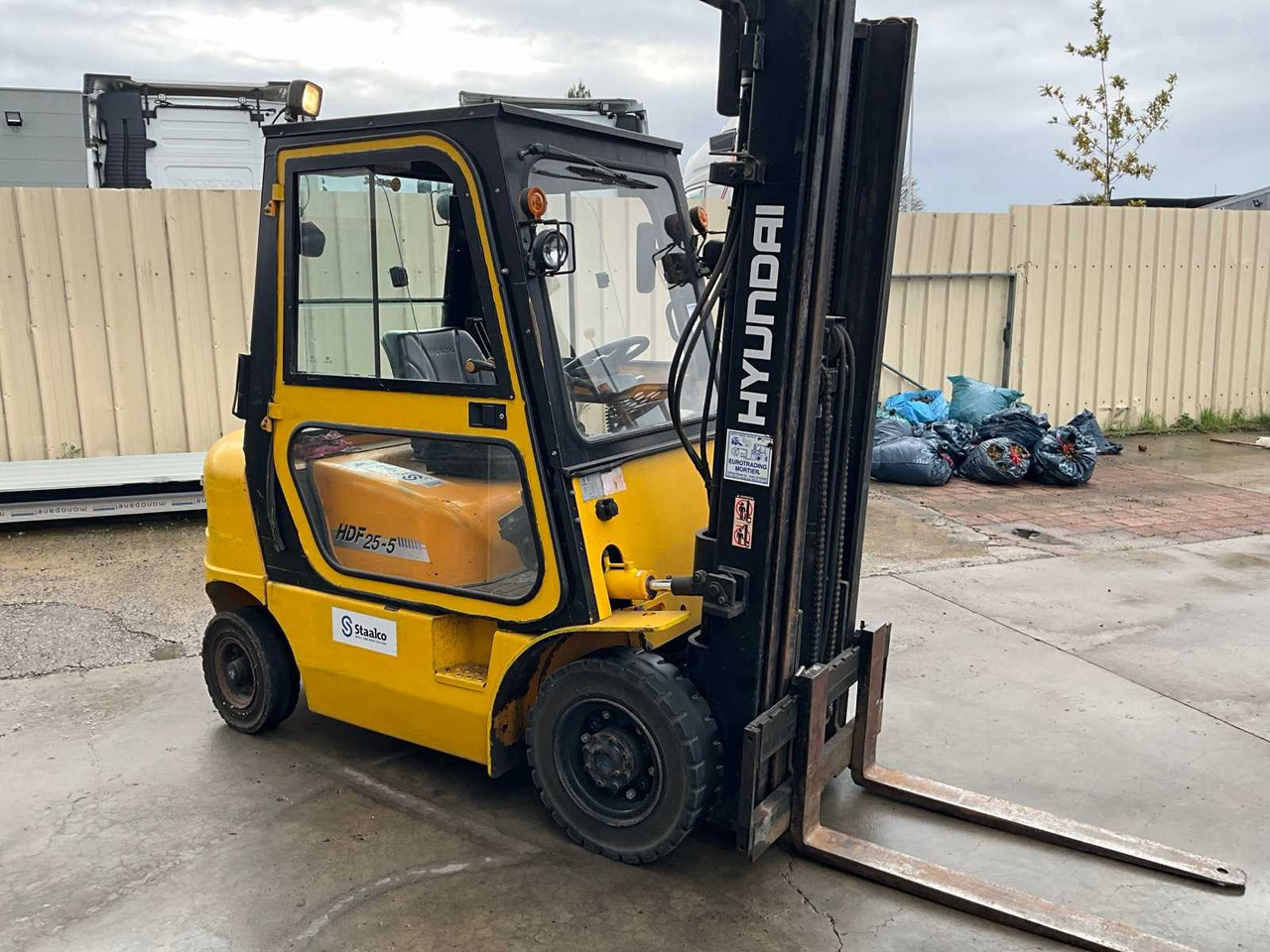 HYUNDAI HDF25-5 FORKLIFT - Villás targonca: 4 kép. HYUNDAI HDF25-5 FORKLIFT - Villás targonca: 4 kép.