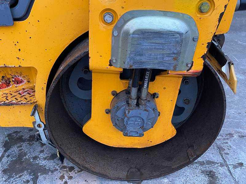 Hamm HD12VV - Talajtömörítő: 5 kép. Hamm HD12VV - Talajtömörítő: 5 kép.