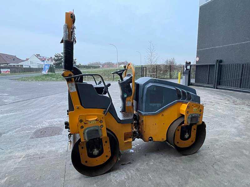 Hamm HD12VV - Talajtömörítő: 4 kép. Hamm HD12VV - Talajtömörítő: 4 kép.