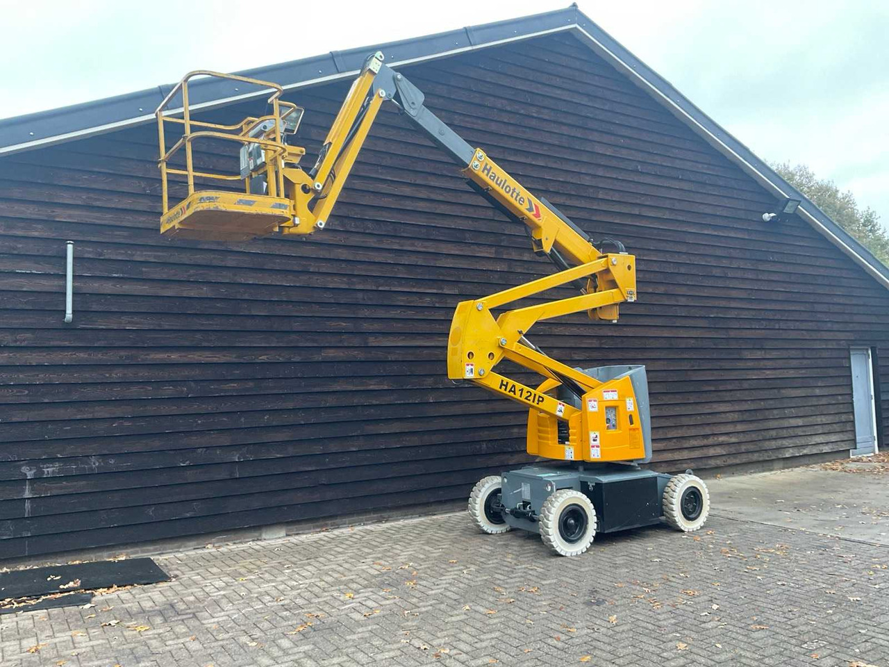 Haulotte HA12IP - Emelő: 3 kép. Haulotte HA12IP - Emelő: 3 kép.