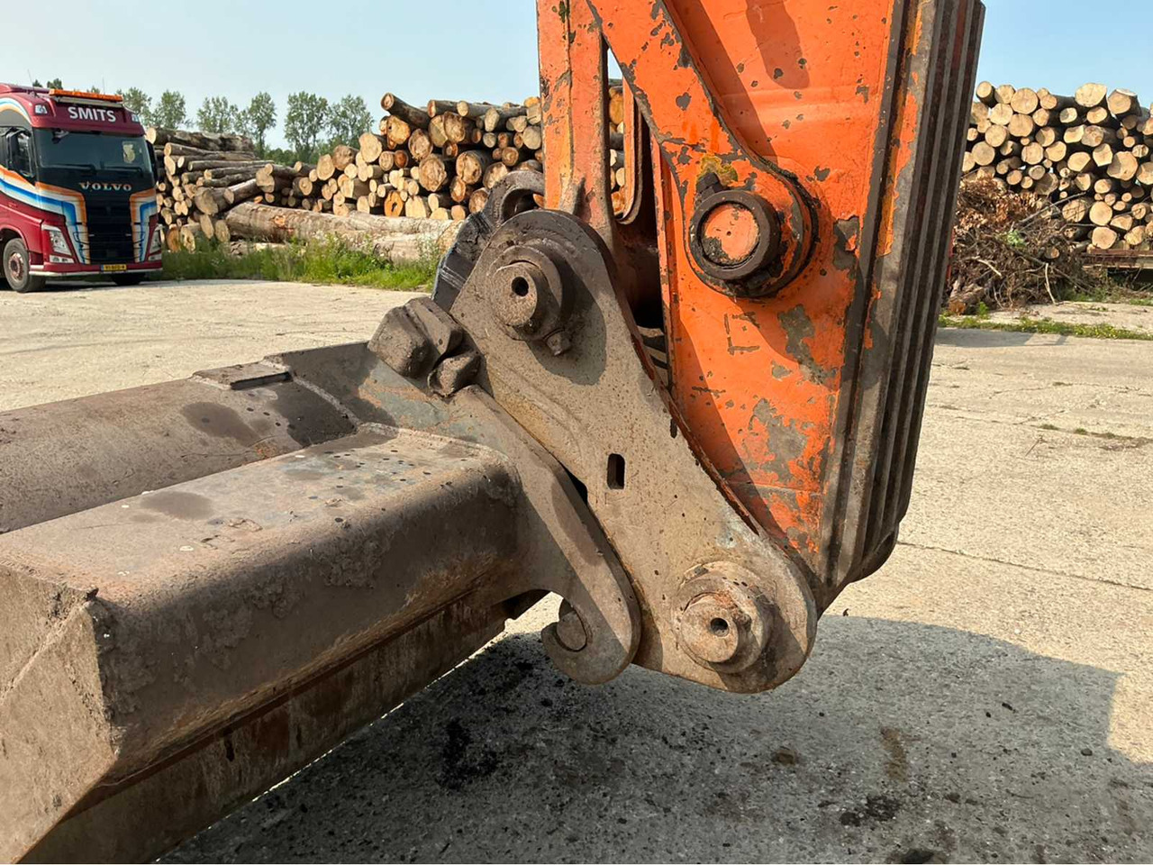 Lánctalpas kotró Hitachi EX300-3: 18 kép.
