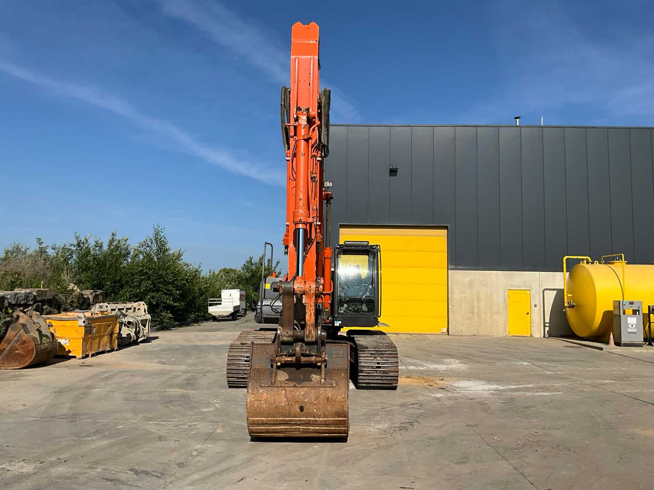 Hitachi ZX 280LC-3 - Lánctalpas kotró: 2 kép. Hitachi ZX 280LC-3 - Lánctalpas kotró: 2 kép.