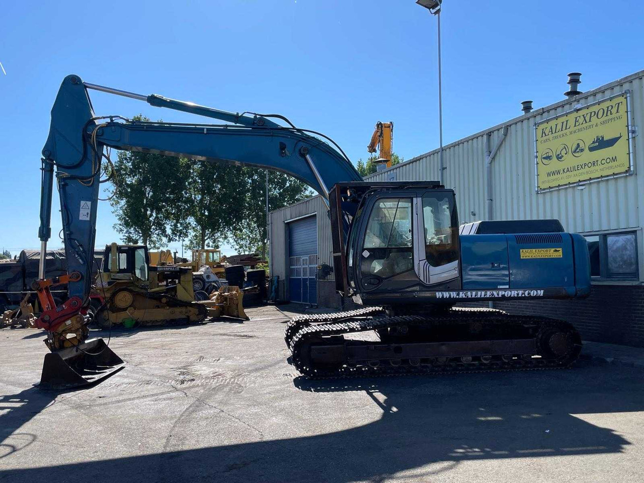 Hitachi ZX250LCN-3 - Lánctalpas kotró: 1 kép. Hitachi ZX250LCN-3 - Lánctalpas kotró: 1 kép.