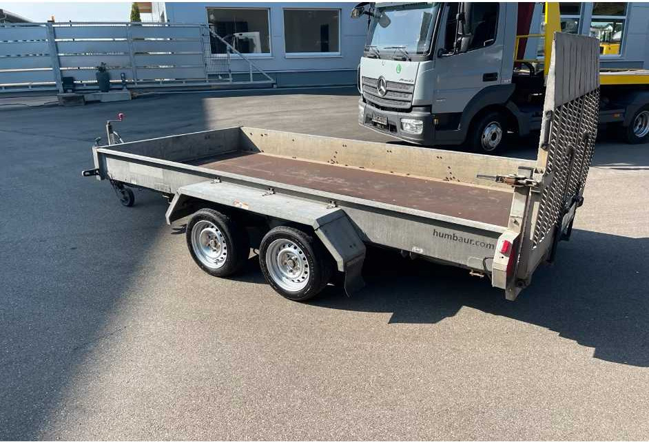 Humbaur Maschinentransporter - Mezőgazdasági pótkocsi: 3 kép. Humbaur Maschinentransporter - Mezőgazdasági pótkocsi: 3 kép.