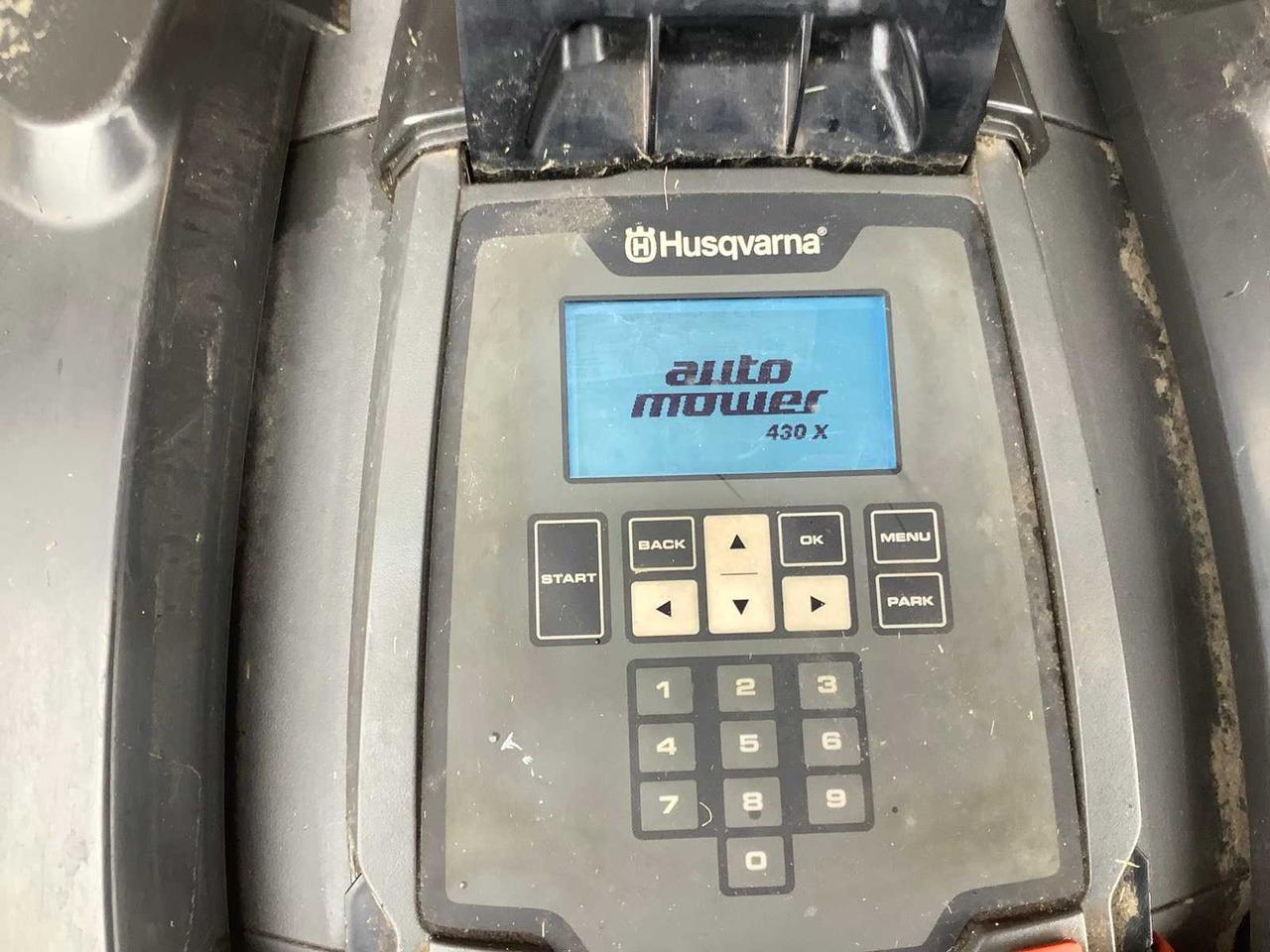 Husqvarna 430x - Kerti fűkasza: 4 kép. Husqvarna 430x - Kerti fűkasza: 4 kép.