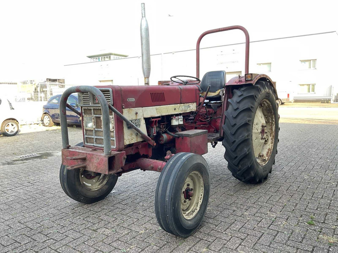 International 453 - Traktor: 2 kép. International 453 - Traktor: 2 kép.