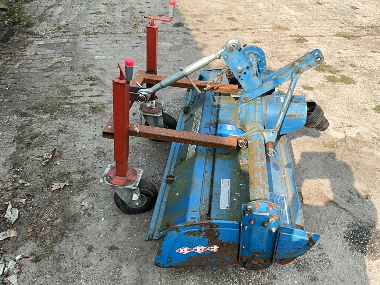 Iseki SA1360 - Talajmaró: 4 kép. Iseki SA1360 - Talajmaró: 4 kép.