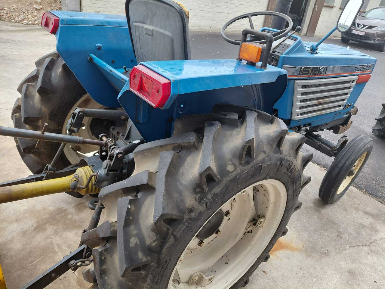 Iseki TL2500 - Kistraktor: 4 kép. Iseki TL2500 - Kistraktor: 4 kép.