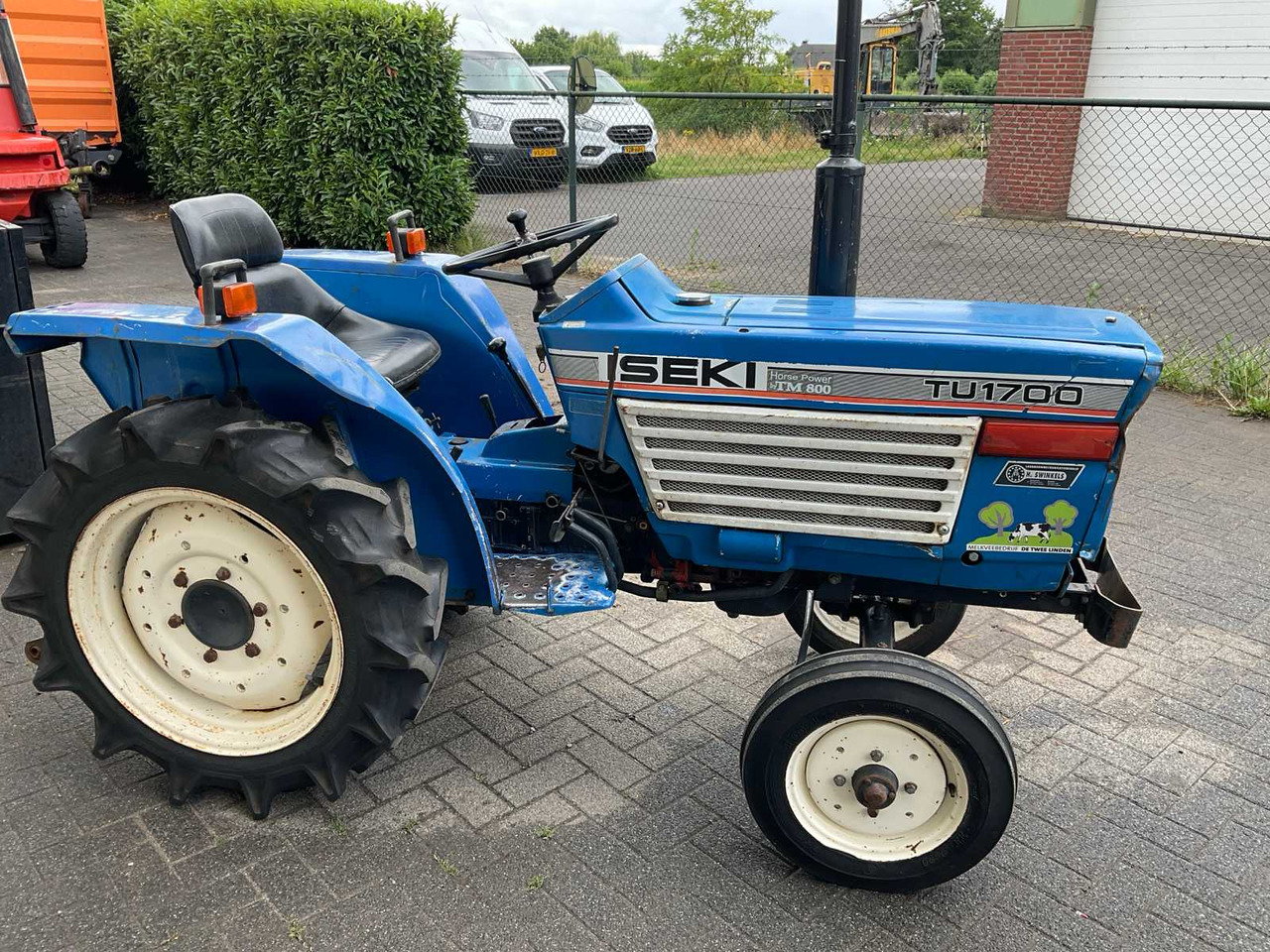 Iseki TU1700 - Kistraktor: 5 kép. Iseki TU1700 - Kistraktor: 5 kép.