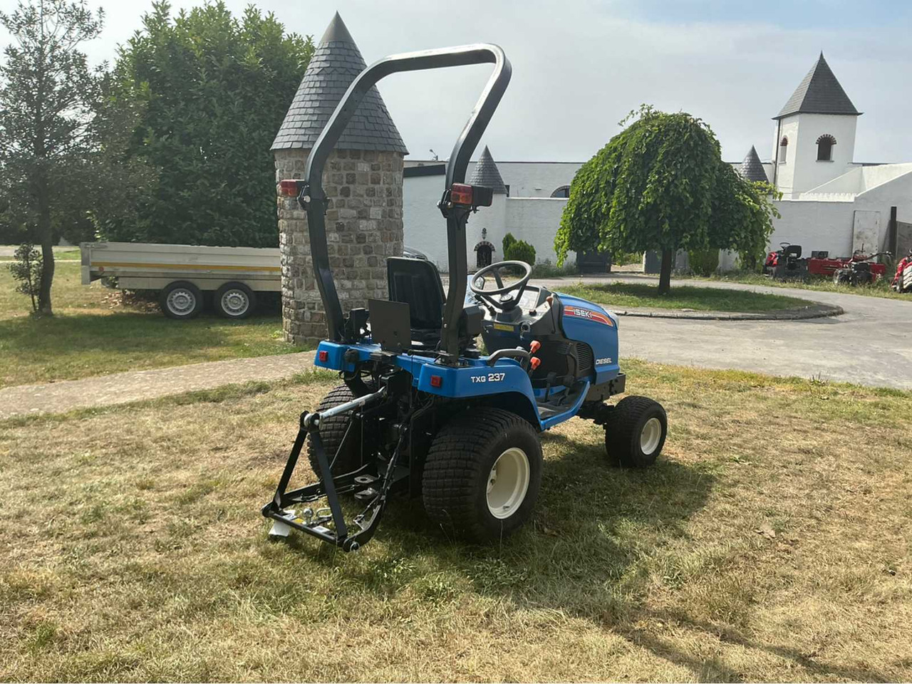 Iseki TXG 237 - Traktor: 5 kép. Iseki TXG 237 - Traktor: 5 kép.