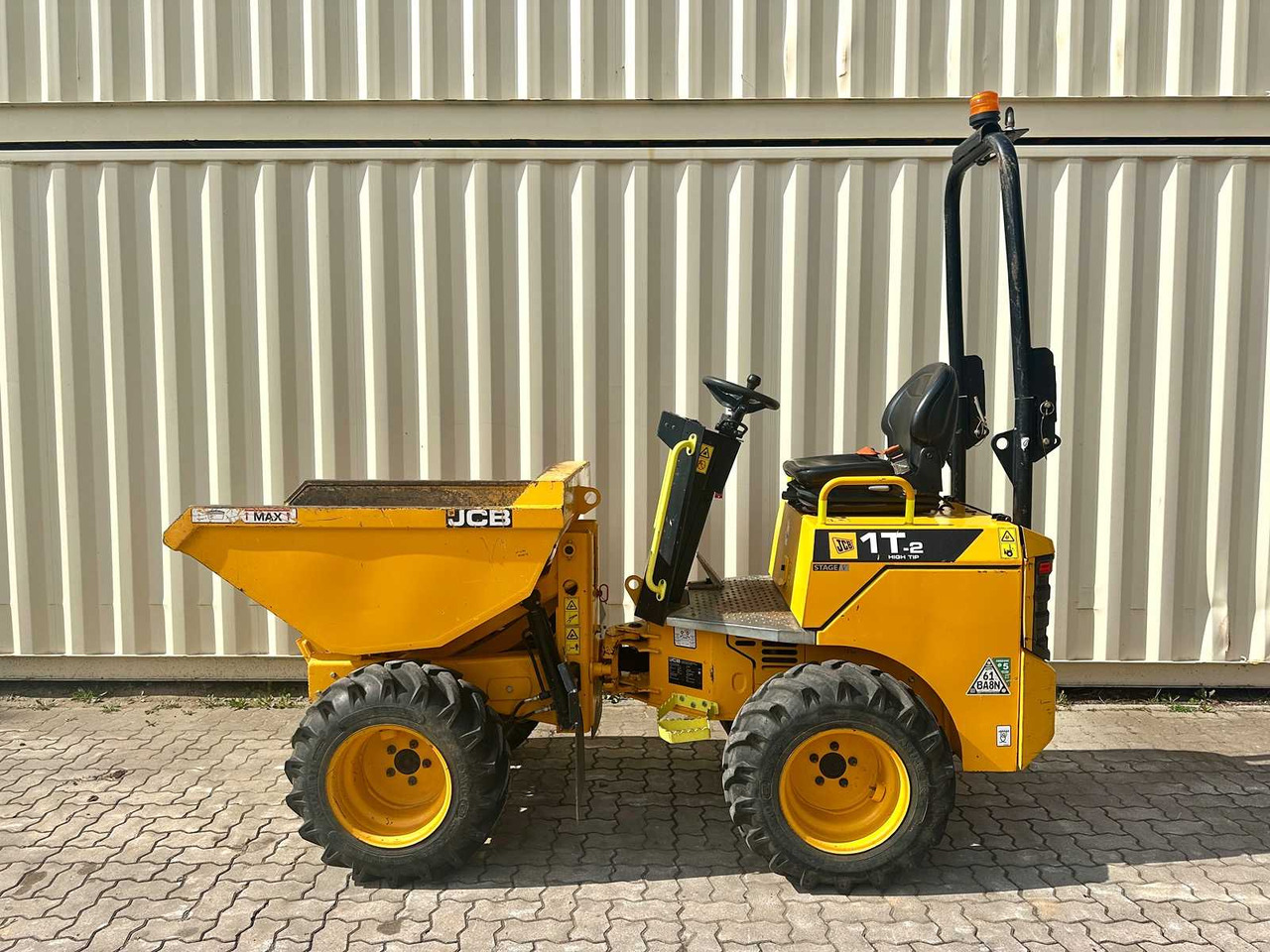 JCB 1T-2 High Tip - Dömper: 5 kép. JCB 1T-2 High Tip - Dömper: 5 kép.