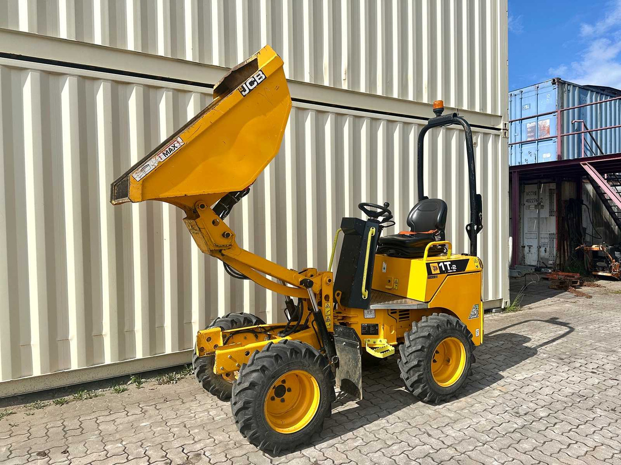 JCB 1T-2 High Tip - Dömper: 1 kép. JCB 1T-2 High Tip - Dömper: 1 kép.