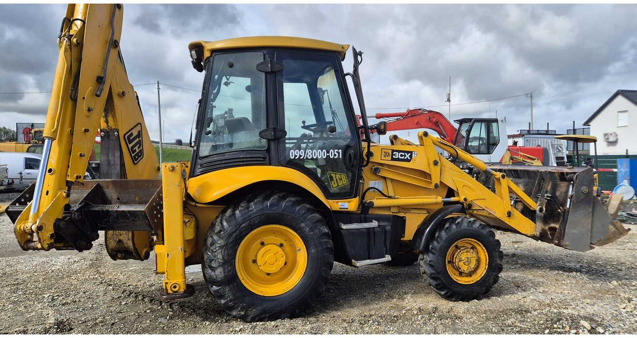 JCB 3CX-4T - Kotrórakodó: 4 kép. JCB 3CX-4T - Kotrórakodó: 4 kép.