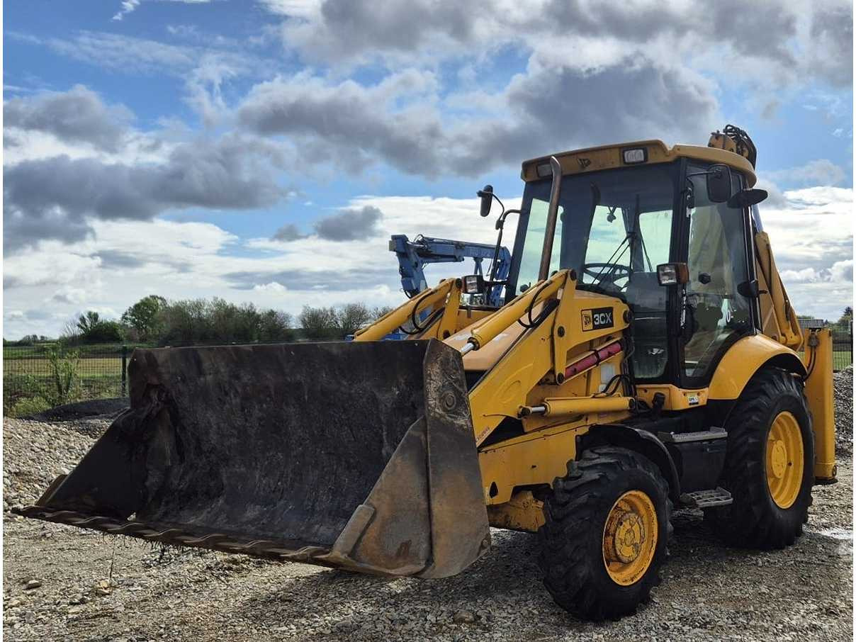 JCB 3CX-4T - Kotrórakodó: 5 kép. JCB 3CX-4T - Kotrórakodó: 5 kép.