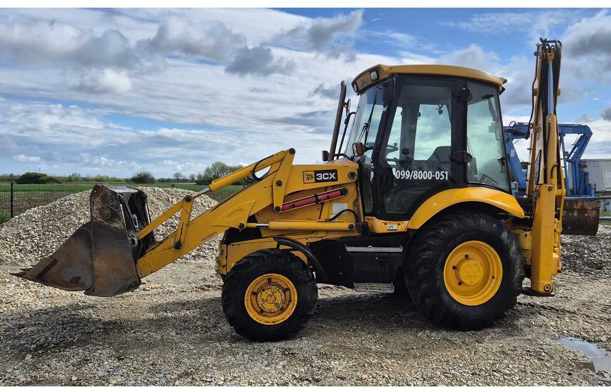 JCB 3CX-4T - Kotrórakodó: 3 kép. JCB 3CX-4T - Kotrórakodó: 3 kép.