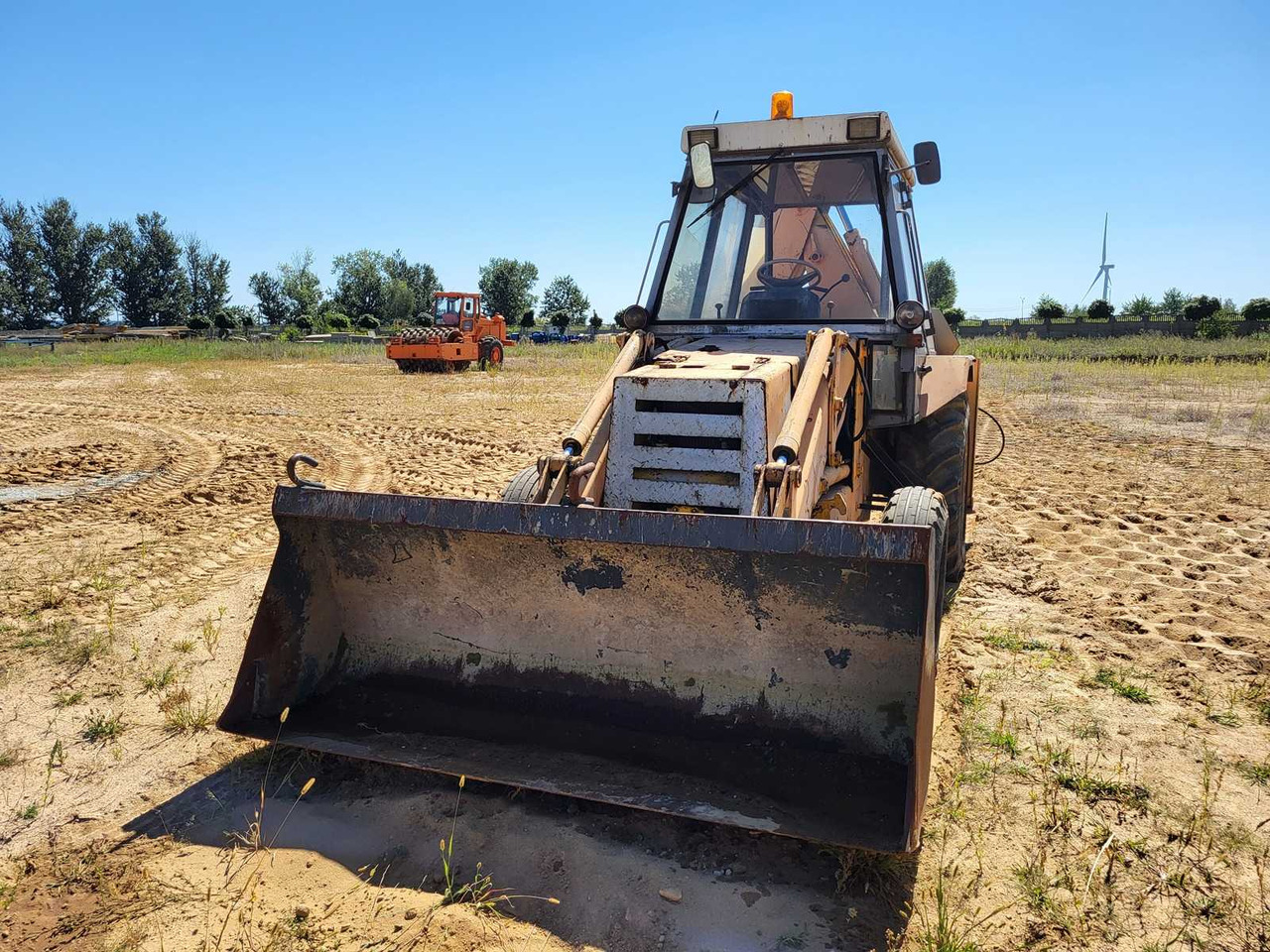 JCB 3CX293476 - Gumikerekes kotró: 5 kép. JCB 3CX293476 - Gumikerekes kotró: 5 kép.