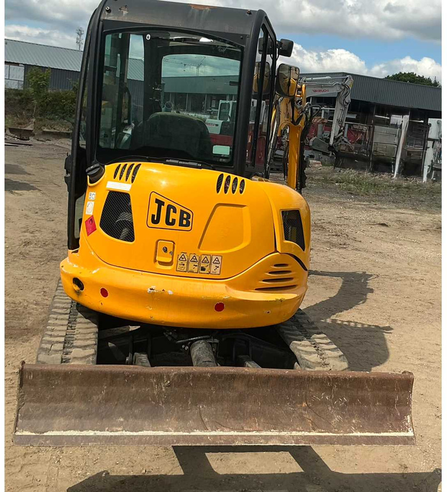 JCB 8035 - Minikotró: 4 kép. JCB 8035 - Minikotró: 4 kép.