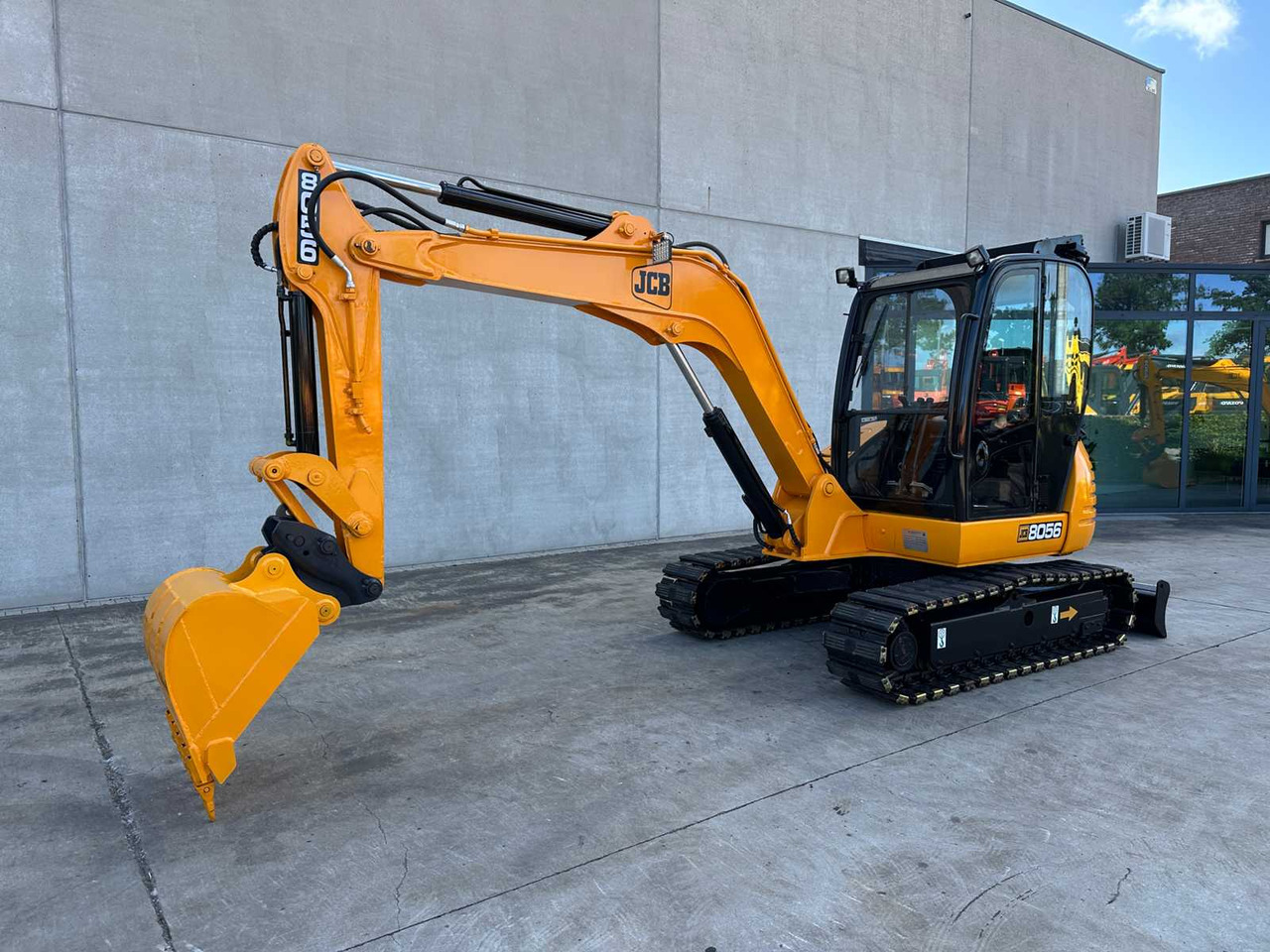 JCB 8056 - Lánctalpas kotró: 1 kép. JCB 8056 - Lánctalpas kotró: 1 kép.