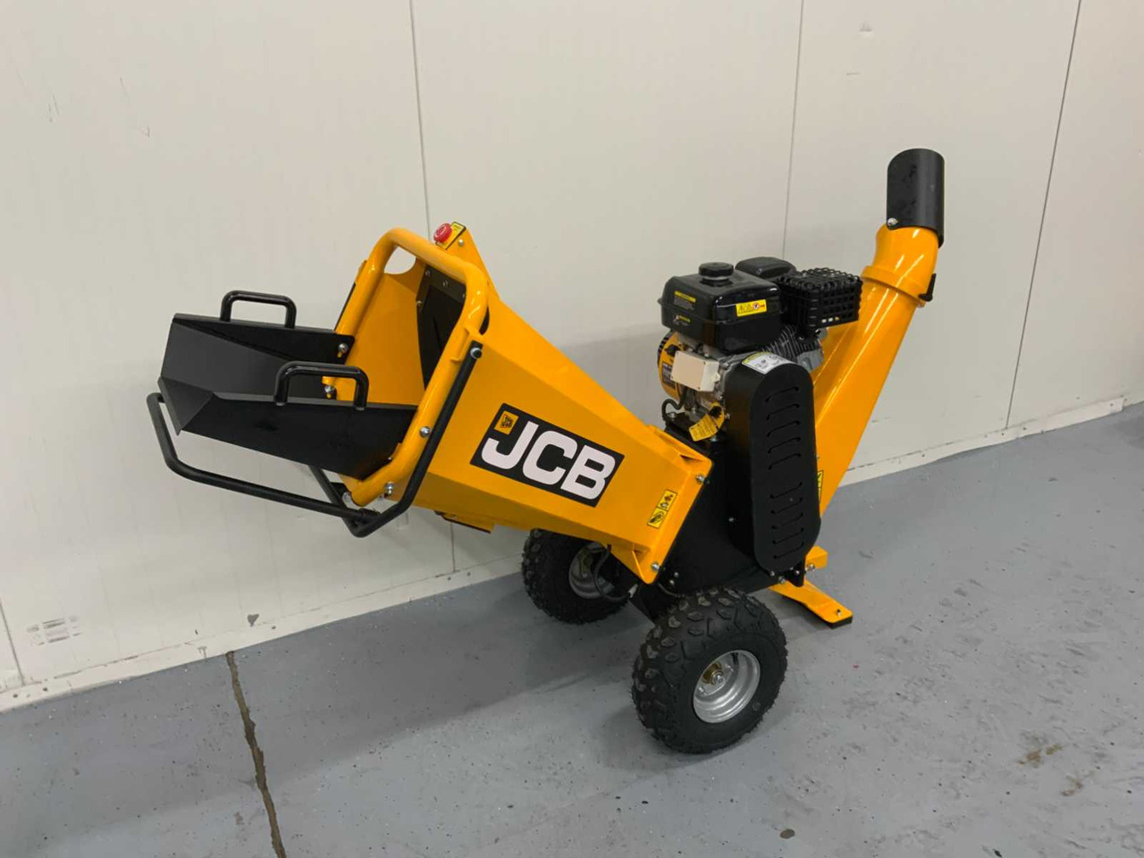 JCB CH75100P - Faaprító: 2 kép. JCB CH75100P - Faaprító: 2 kép.
