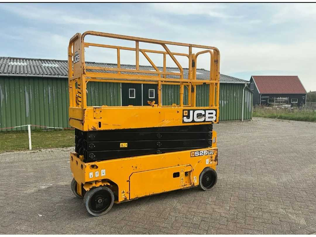 JCB - Emelő: 3 kép. JCB - Emelő: 3 kép.