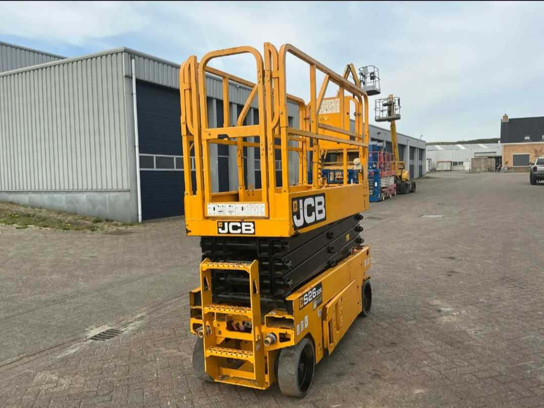 JCB - Emelő: 2 kép. JCB - Emelő: 2 kép.