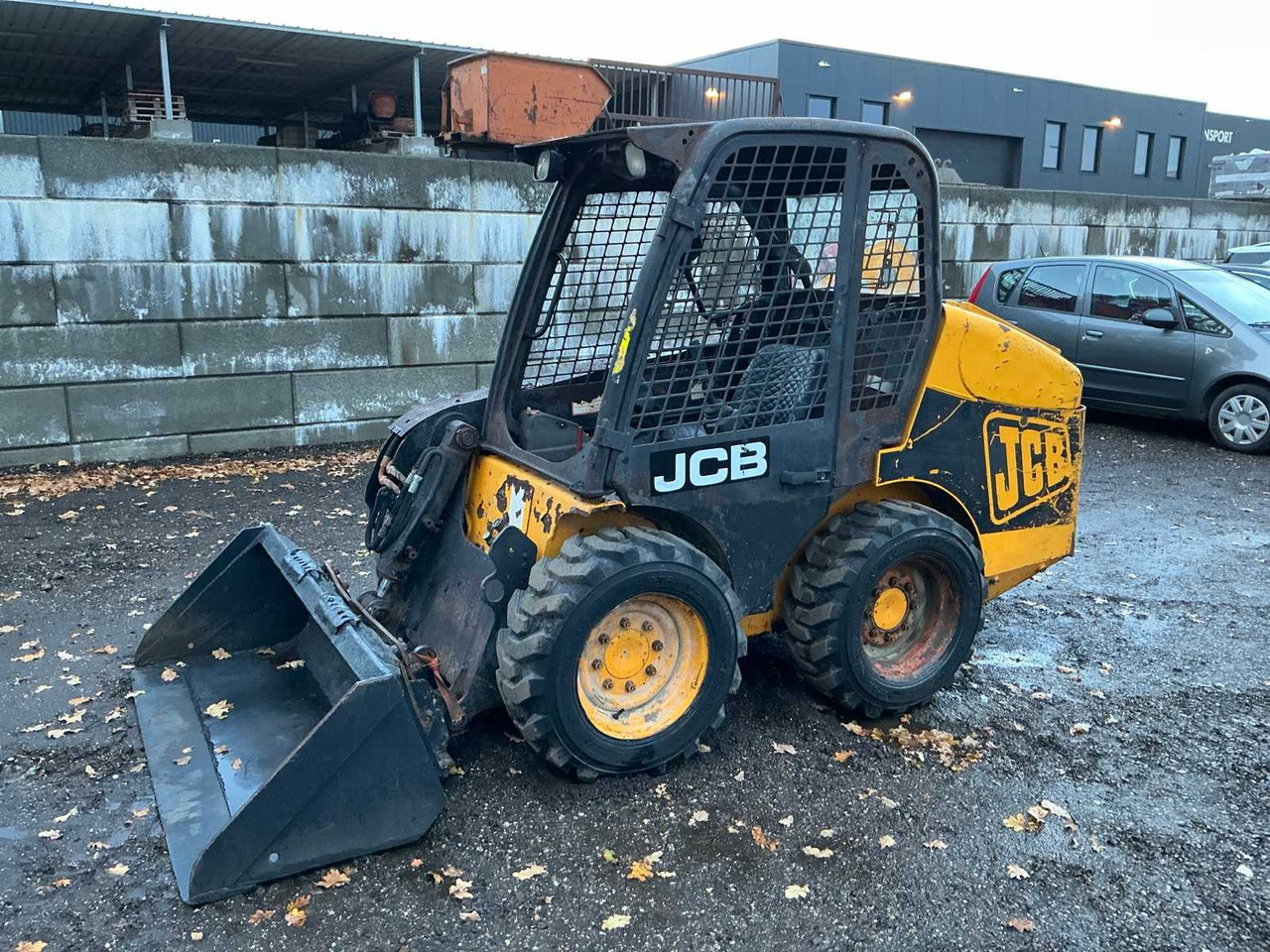 JCB Robot 160 - Mini homlokrakodó: 1 kép. JCB Robot 160 - Mini homlokrakodó: 1 kép.