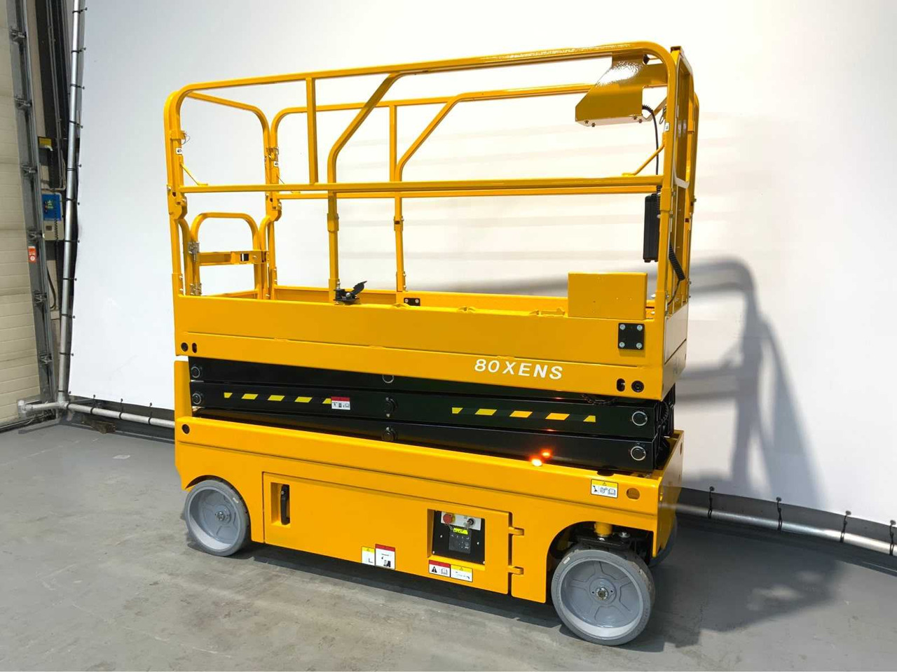 JD Equipment 80XEN - Emelő: 3 kép. JD Equipment 80XEN - Emelő: 3 kép.
