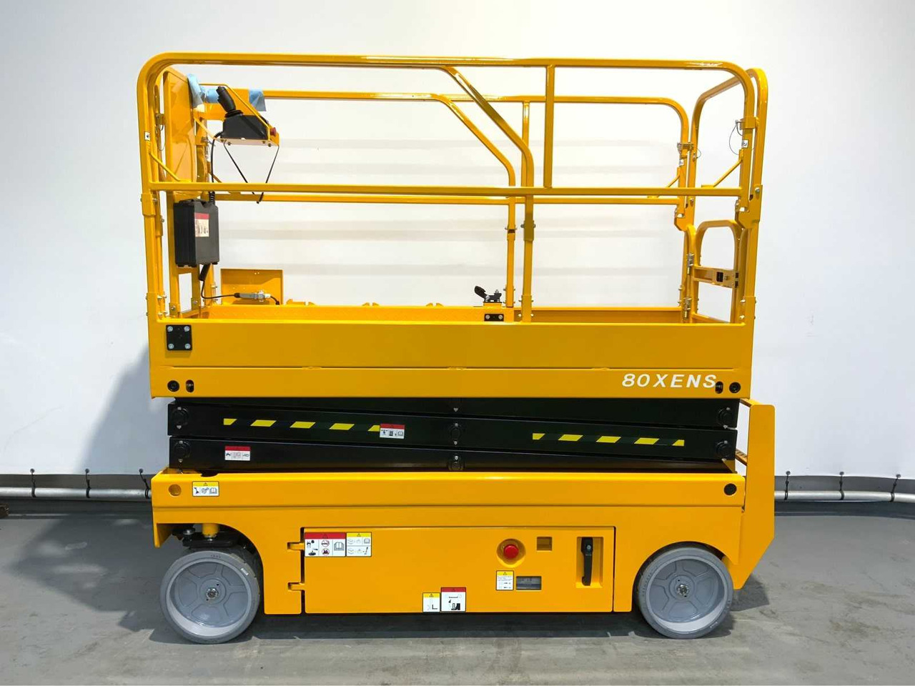 JD Equipment 80XEN - Emelő: 2 kép. JD Equipment 80XEN - Emelő: 2 kép.