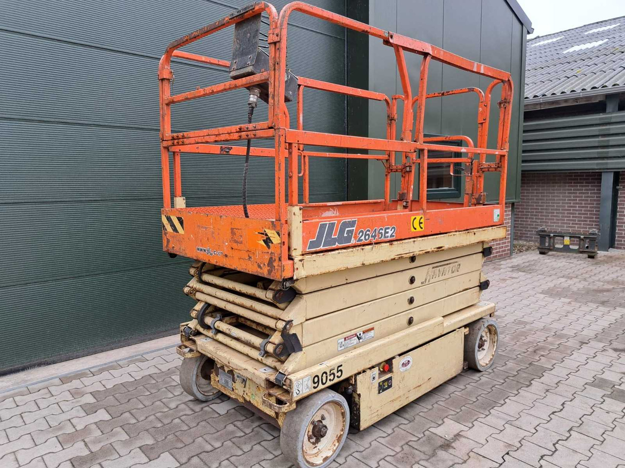 JLG - 2646E - AERIAL PLATFORM - Emelő: 3 kép. JLG - 2646E - AERIAL PLATFORM - Emelő: 3 kép.