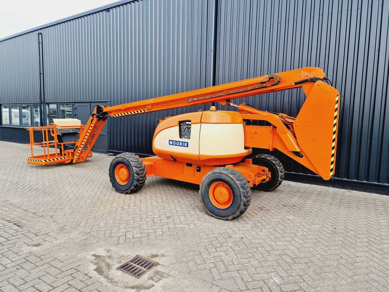 JLG 600 AJ - Emelő: 3 kép. JLG 600 AJ - Emelő: 3 kép.