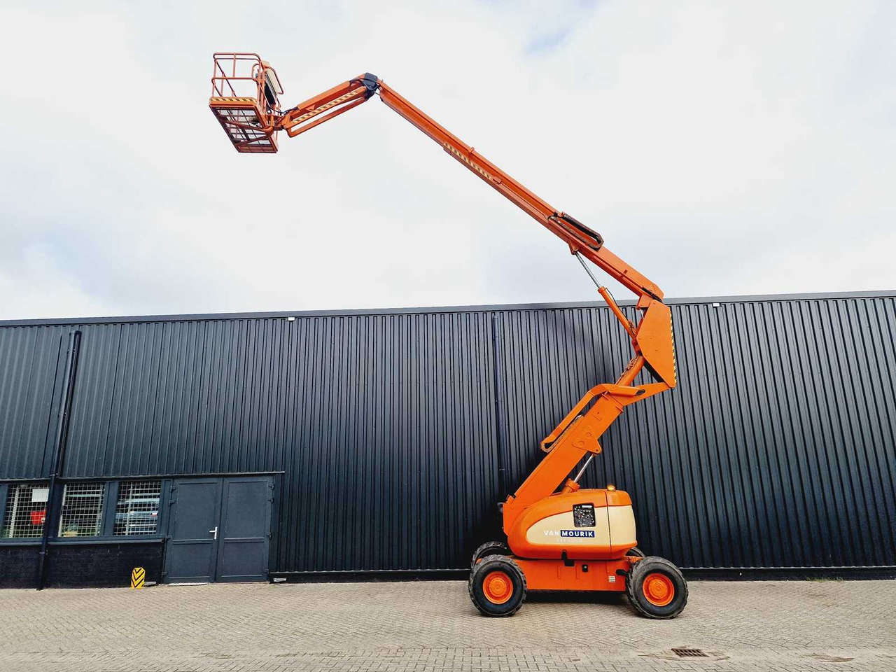 JLG 600 AJ - Emelő: 5 kép. JLG 600 AJ - Emelő: 5 kép.