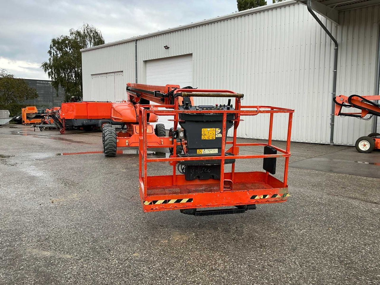 JLG M600JP 4x4 - Emelő: 2 kép. JLG M600JP 4x4 - Emelő: 2 kép.