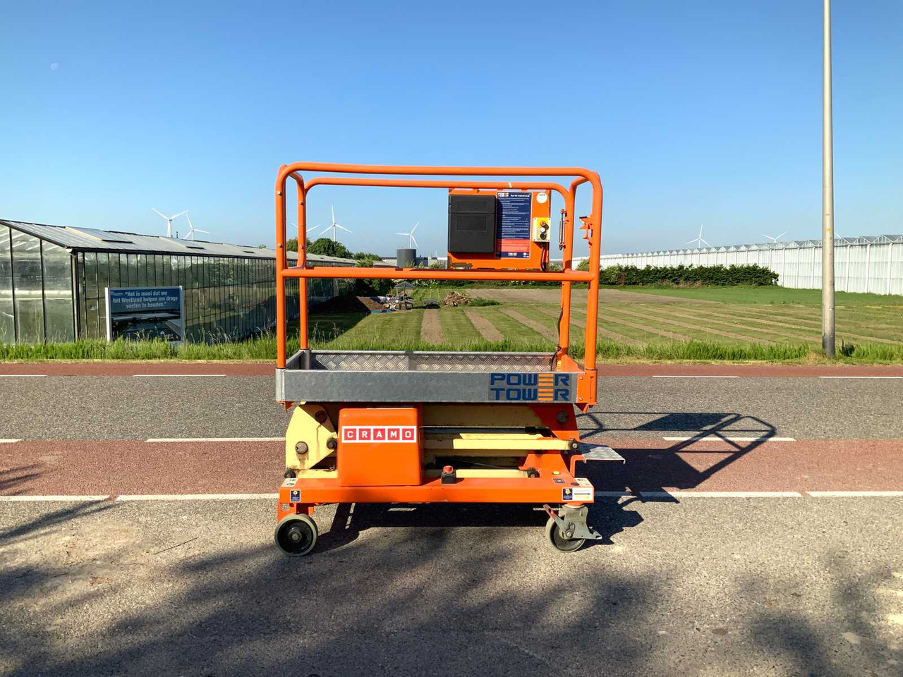 JLG Power Tower - Emelő: 3 kép. JLG Power Tower - Emelő: 3 kép.